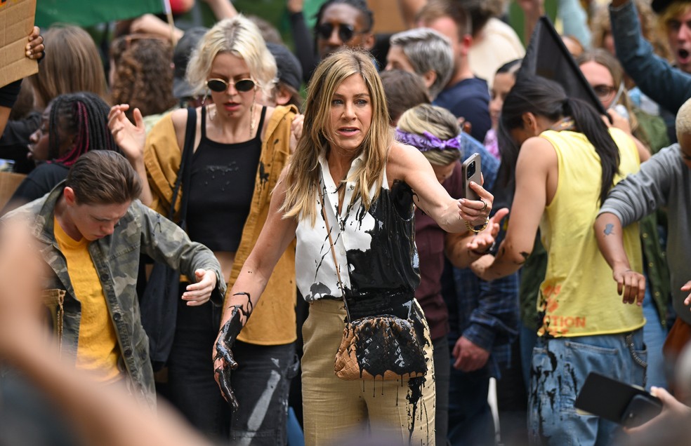 Jennifer Aniston durante as filmagens da série The Morning Show — Foto: Getty Images