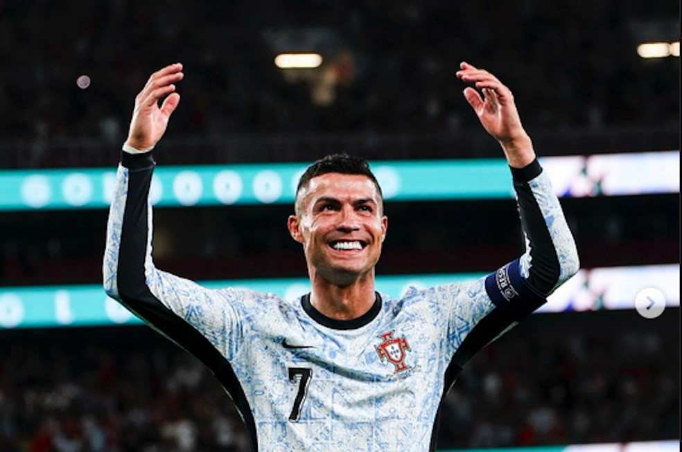 O jogador de futebol Cristiano Ronaldo em ação pela seleção portuguesa — Foto: Instagram