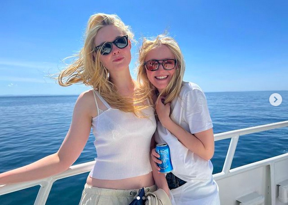 As irmãs atrizes Elle Fanning e Dakota Fanning — Foto: Instagram