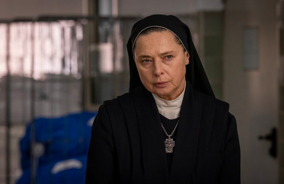 Isabella Rossellini em cena de Conclave (2024) — Foto: Reprodução