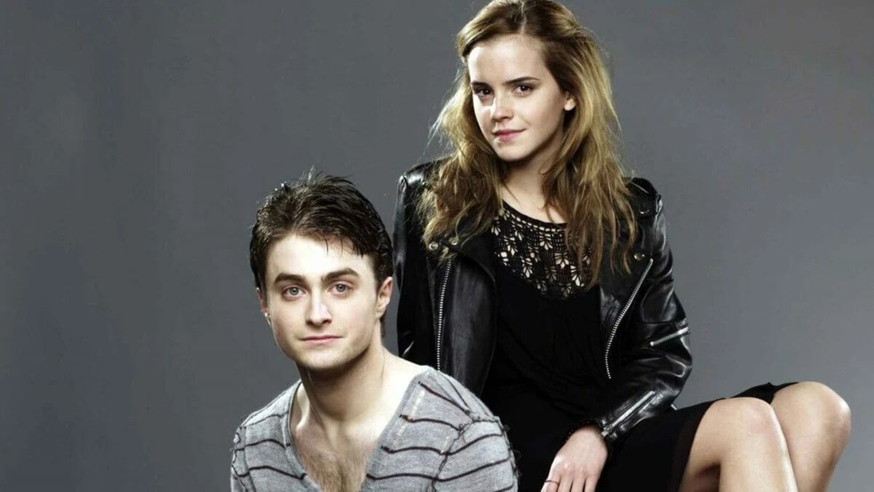 Daniel Radcliffe e Emma Watson em foto promocional da saga 'Harry Potter' — Foto: Reprodução