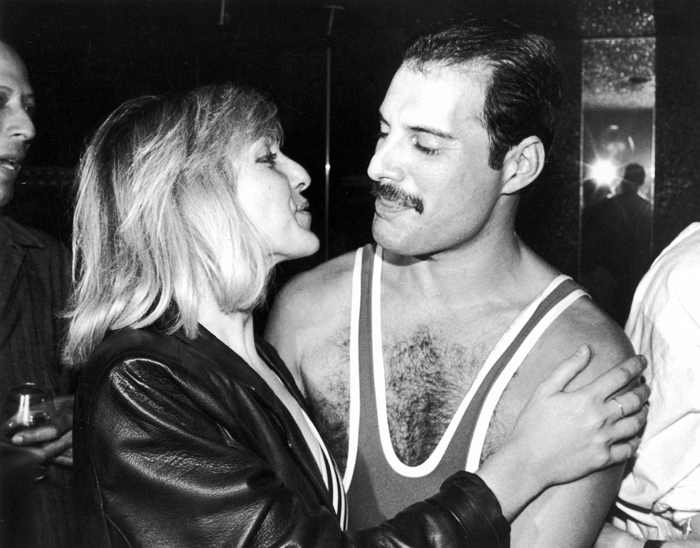 Mary Austin e Freddie Mercury (1946-1991) em 1984 — Foto: Getty