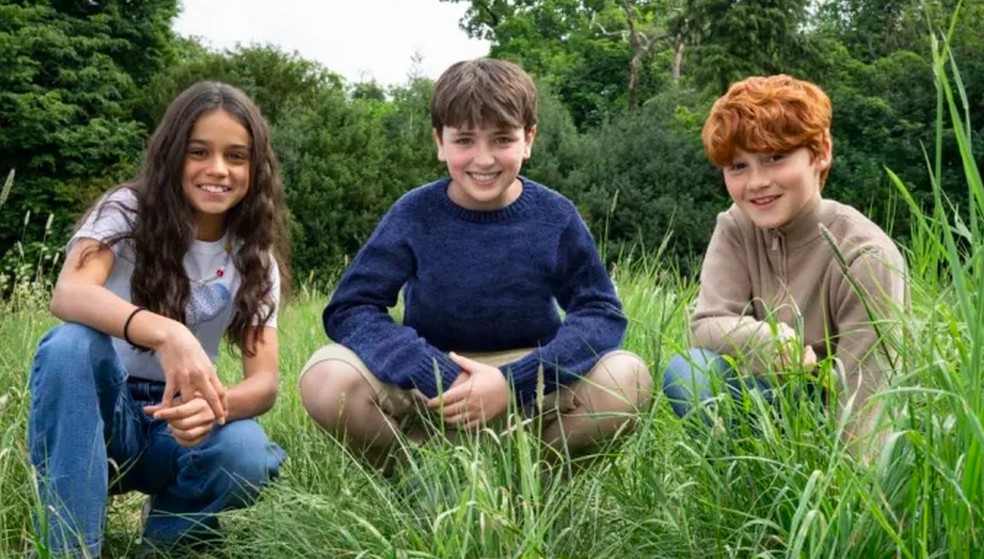 Arabella Stanton, Dominic McLaughlin e Alastair Stout serão os três protagonistas da série Harry Potter — Foto: Divulgação