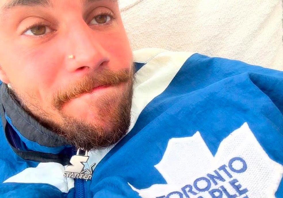 A foto compartilhada pelo músico Justin Bieber em post que resultou na preocupação dos fãs do artista — Foto: Instagram