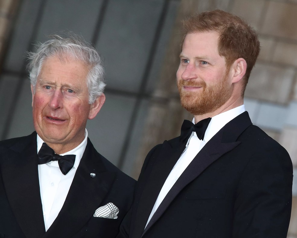 Charles e Harry em evento de 2019, antes do Príncipe abandonar a Família Real — Foto: Getty Images