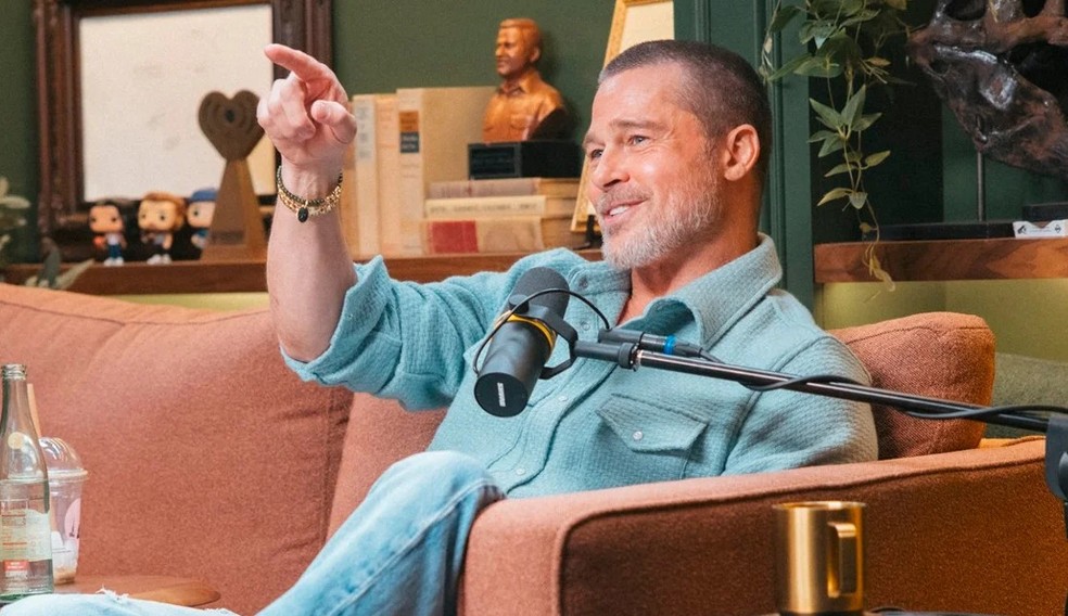 Brad Pitt no podcast 'Armchair Expert' — Foto: Reprodução
