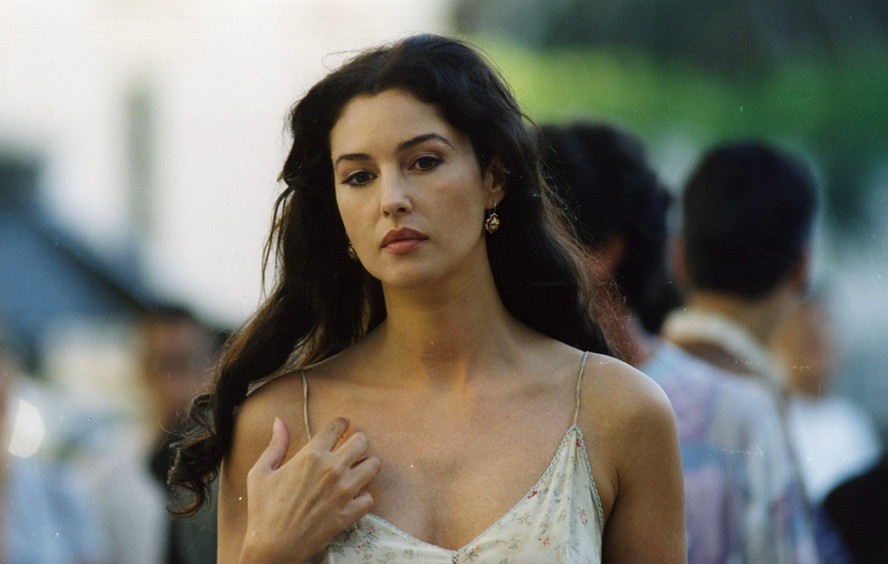 Monica Bellucci em cena de Malena (2000)